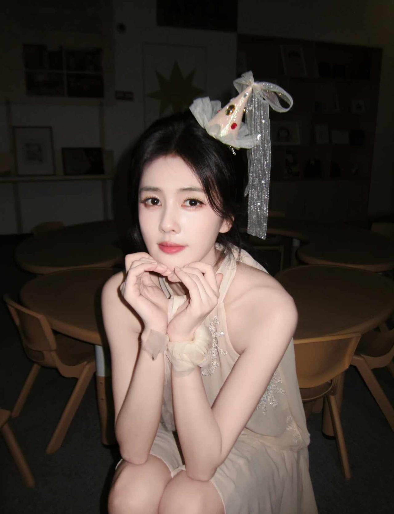 白鹿好可爱😍
白鹿