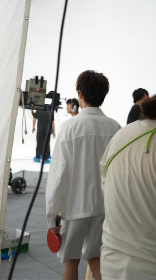 看这背影 是我想的那位乒乓球运动员吧❗