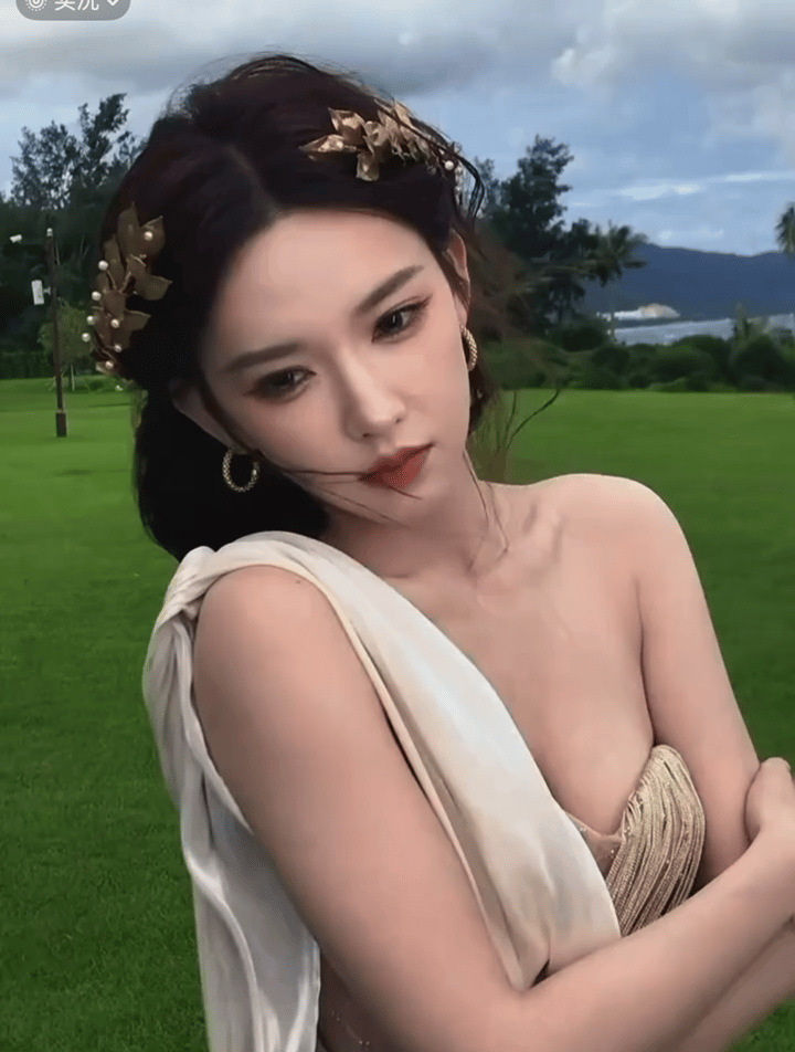 终于体会到程潇外号的含金量了
没有刻意的暴露
但就是不言而喻的实力
确实堪称人间