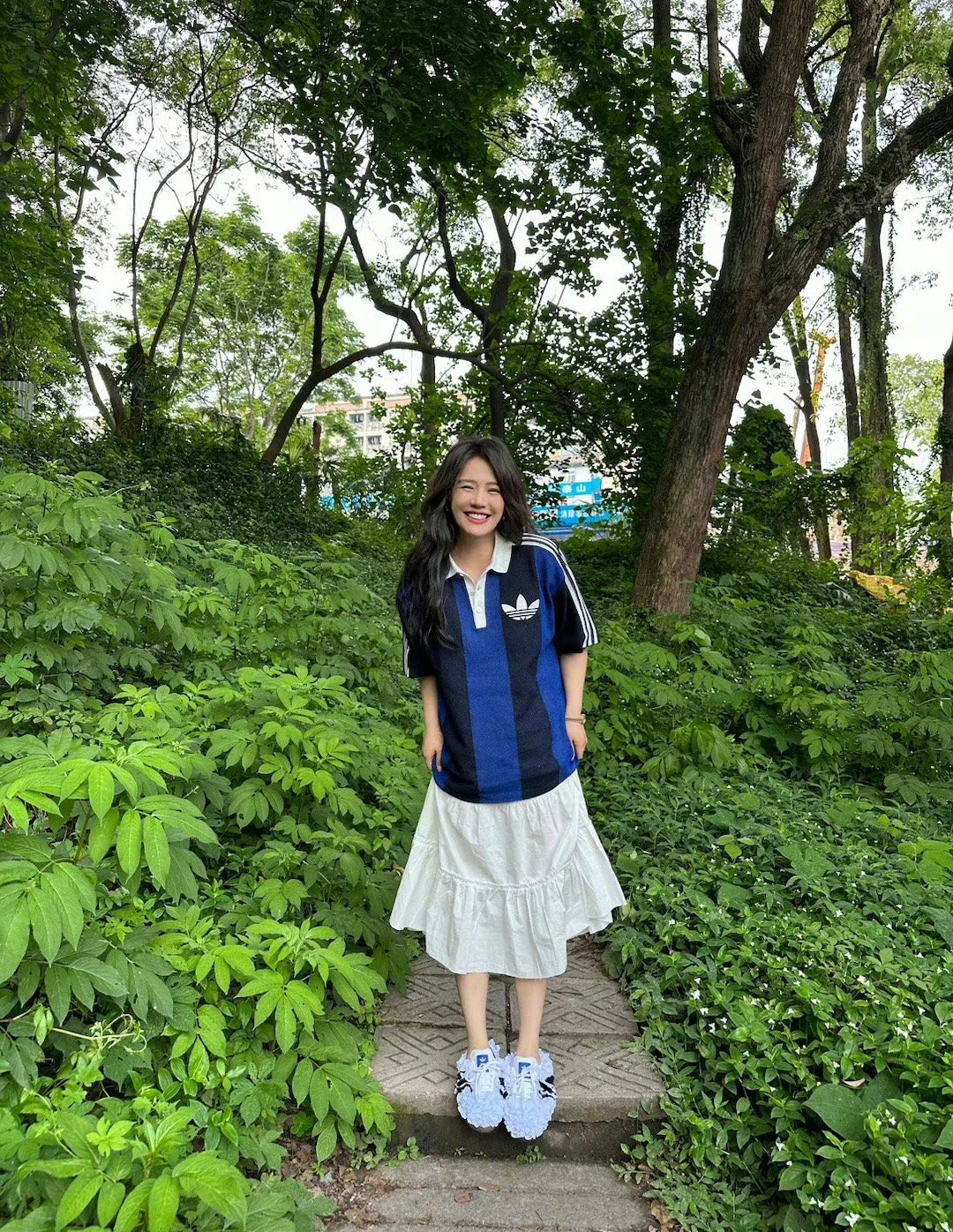 #马思纯蕾丝德训鞋#马思纯这双鞋子是真的很漂亮啊。设计也是非常的独特。真的好想g
