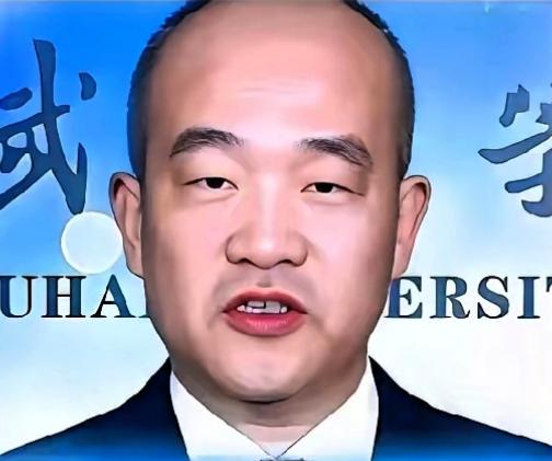 武大最近又出息了！


武大最近又成了焦点
先是开学典礼上的椅子
现在又有教授的