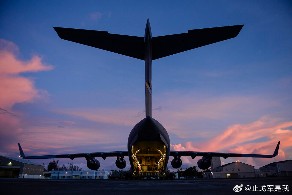 美国处境尴尬美军空军C-17“环球霸王”III运输机在此次对伊作战中的使用情况在