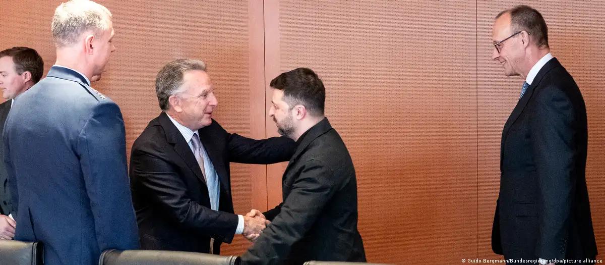 促成乌俄和平谈判　美国要求乌克兰放弃顿巴斯

法新社基辅 15 日电 1 名了解