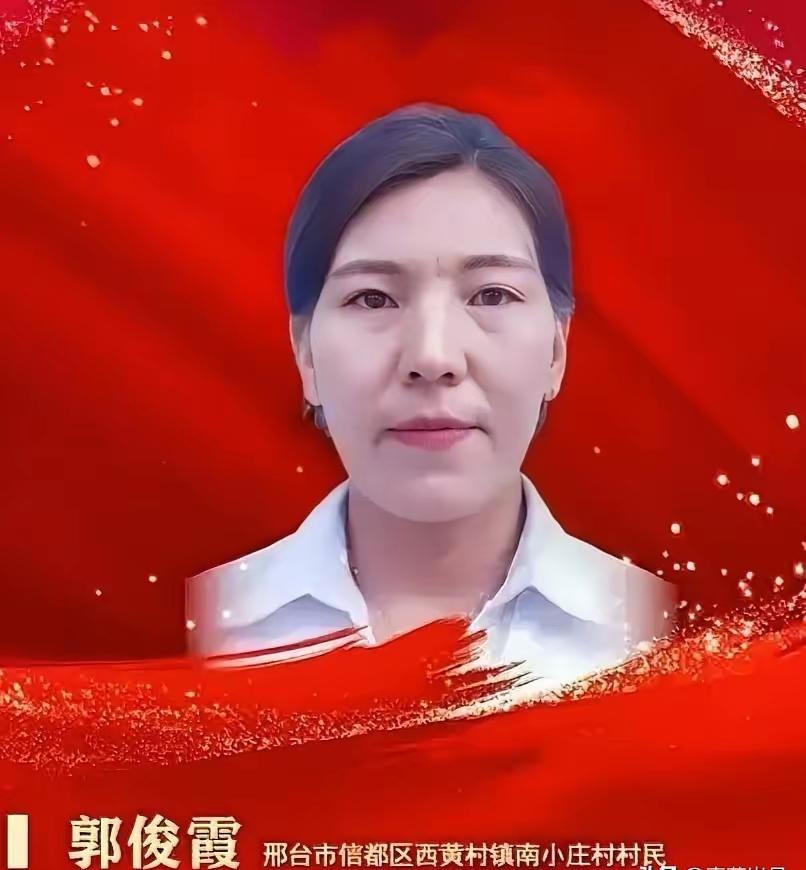 [月亮]河北邢台1女子跟着丈夫跑大车为生，生活并不富裕，谁成想，邻居夫妻相继离世