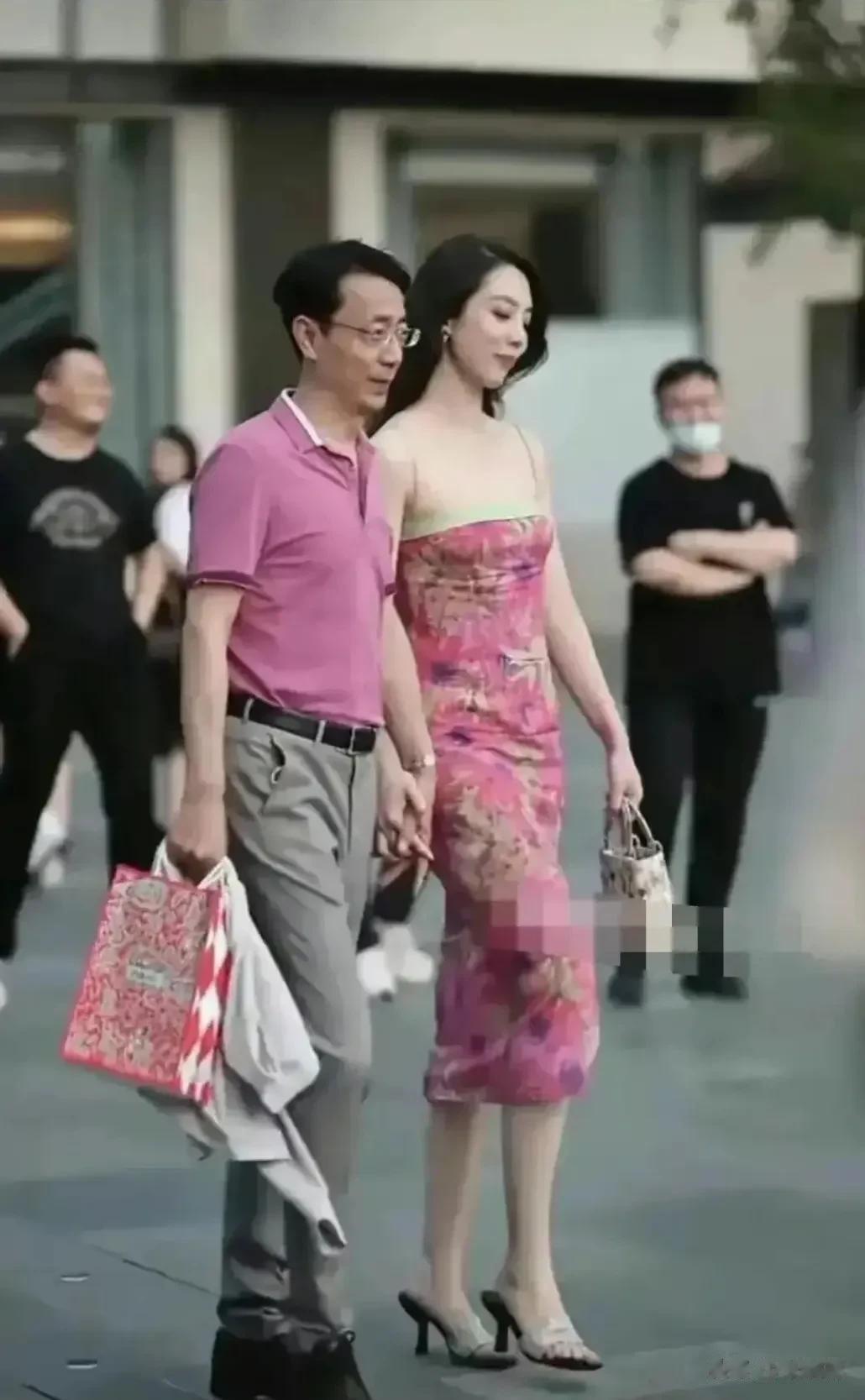 两张热点图放在一起看，让人五味杂陈…