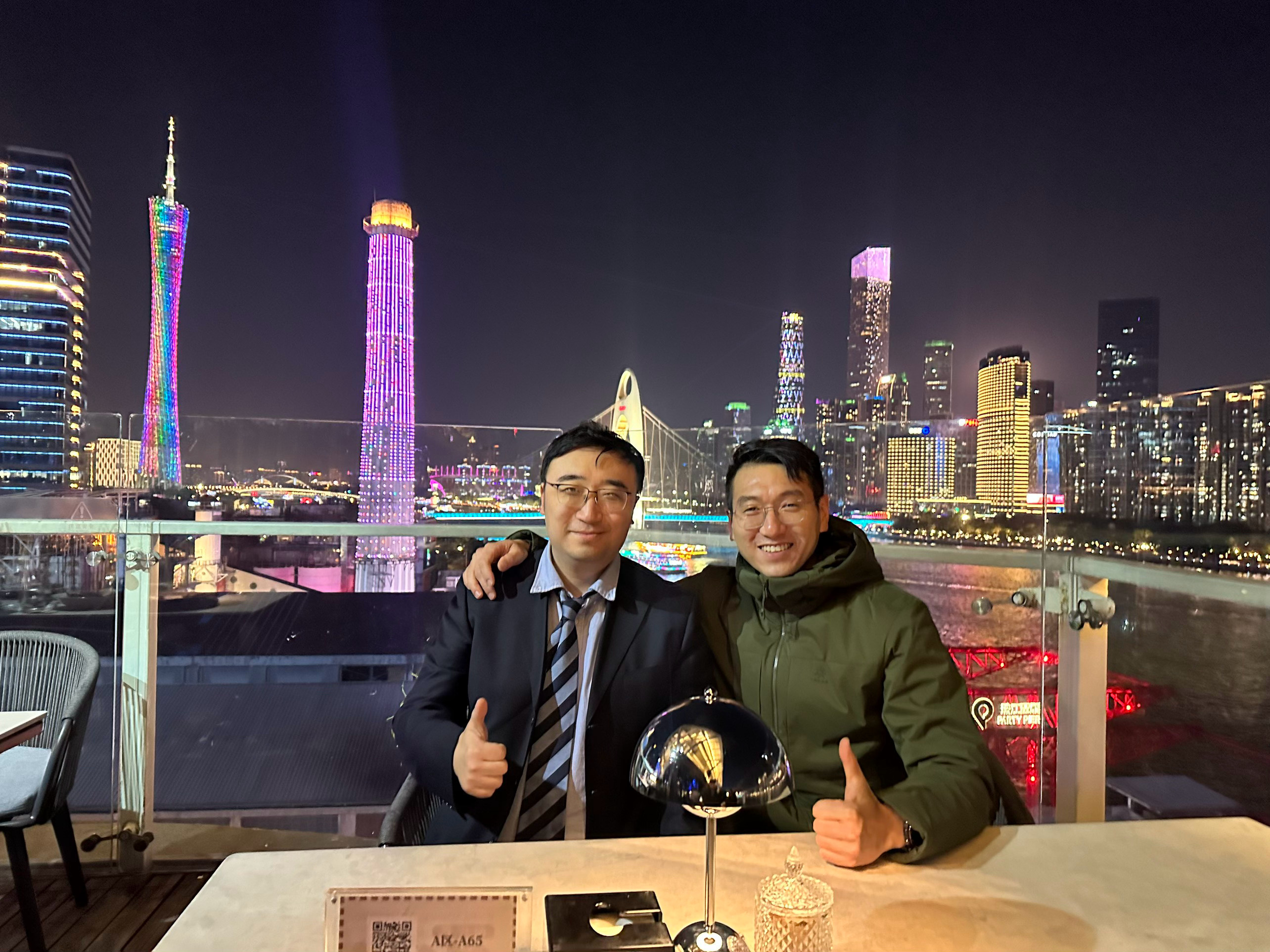 去了趟广州，见到了十几年未见的同学还有好朋友，看了不少科技新发明，开心！ 