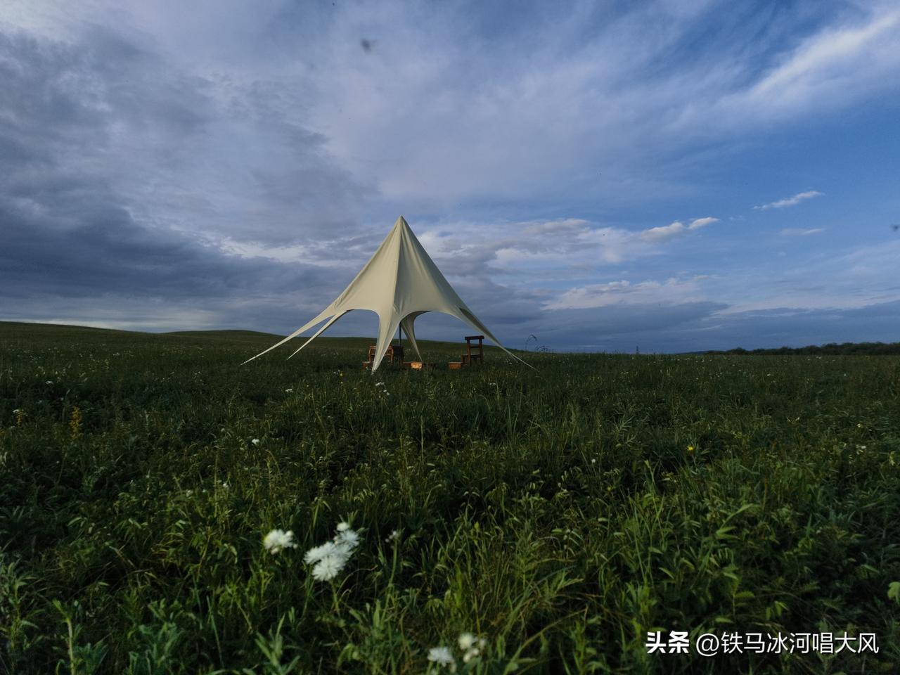 出门在外住酒店，真要小心避坑。这坑，可能来自上个变态的旅客，再加上不负责的酒店职