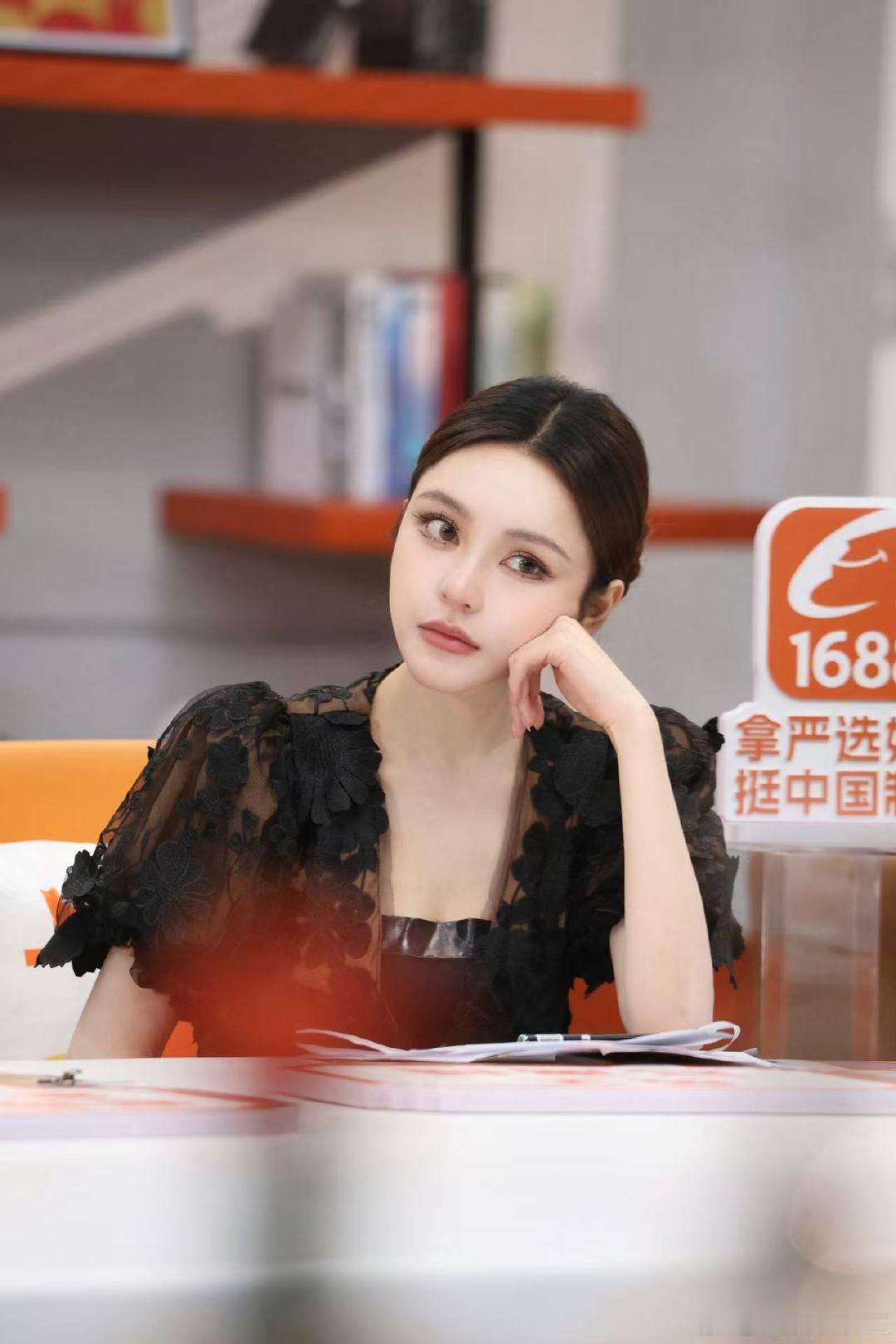 周扬青厂综录成恋综 周扬青才是互联网嘴替吧！《老板是新人》里替黄瑜湘怼催婚，“欲