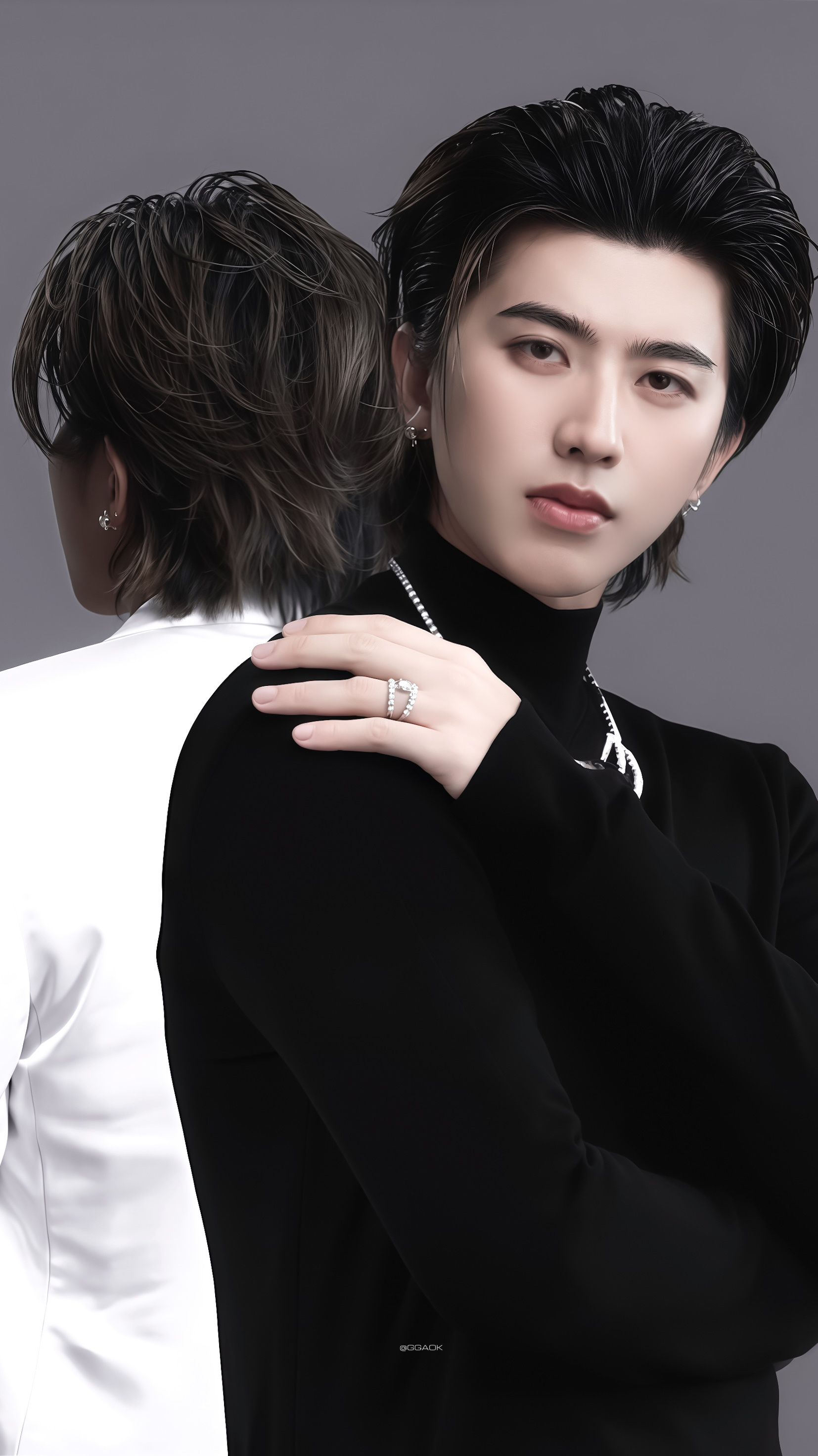 其实我本一直觉得白衣服的更加妈咪 但是看到这张我觉得黑色高领更胜一筹。完全就是“