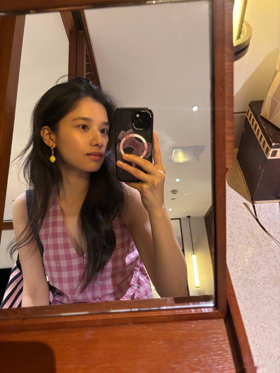 李现张婧仪 《雾里青》导演还是瞿友宁，这个配置可以～ 