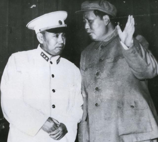 1976年9月9日凌晨，许世友接到毛主席逝世通知，中央召他立刻进京。


197