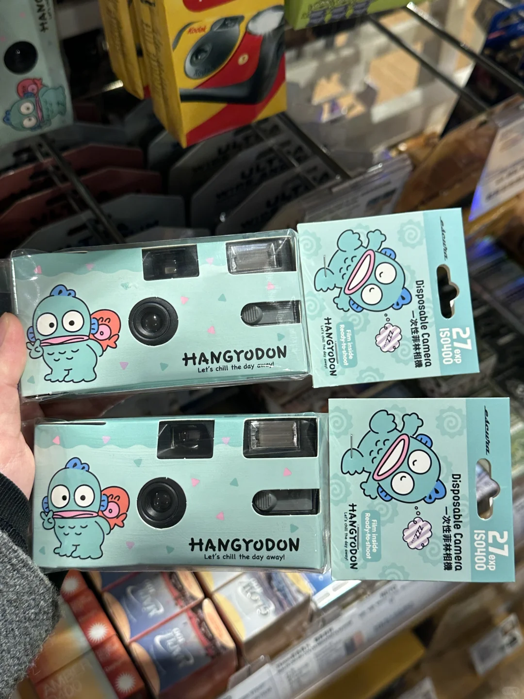 💙啊啊啊！在香港看到有丑鱼胶片机！