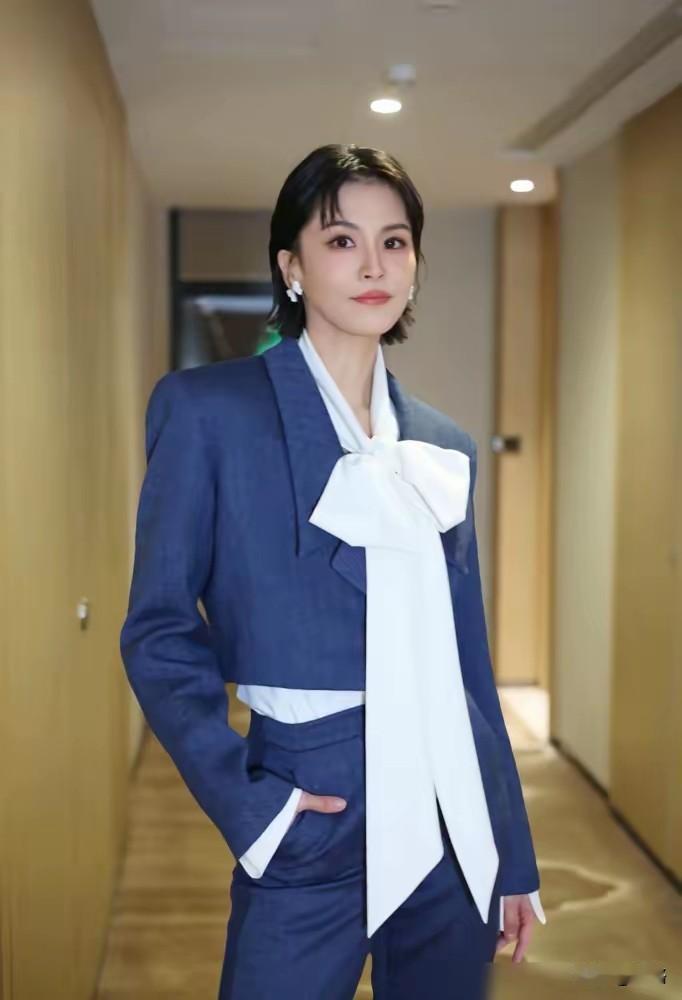 欧阳娜娜唱《我的祖国》被台罚50万新台币，张钧甯、田馥甄等也因相关言论有状况。