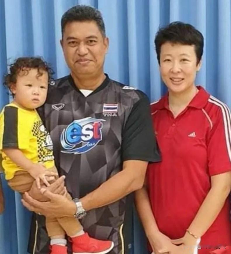 泰国女排3-2战胜中国女排夺得亚锦赛冠军，三个没想到！
1.没想到，中国女排前队