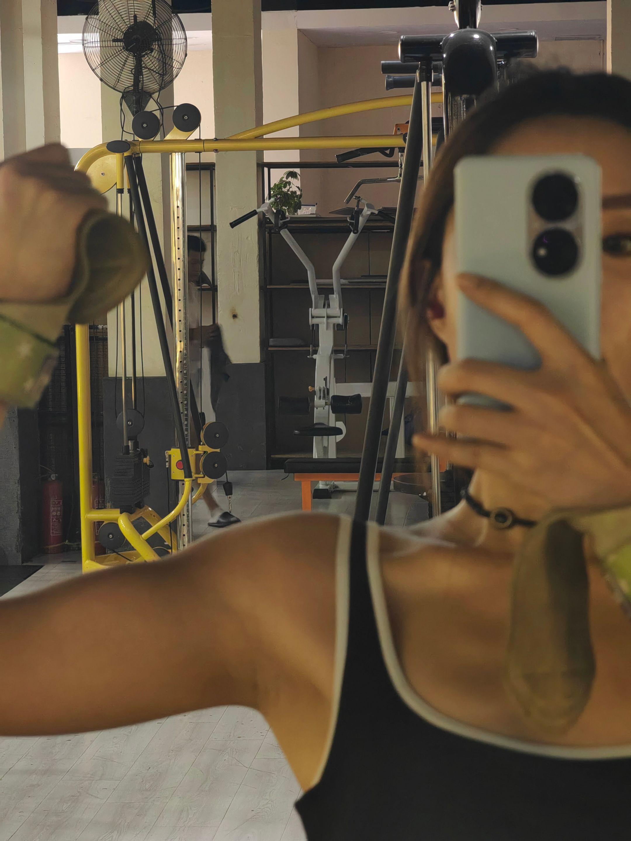 把自己变成糖🍭，世界就甜了。有个词叫“境随心转”，你看到的世界就是内...