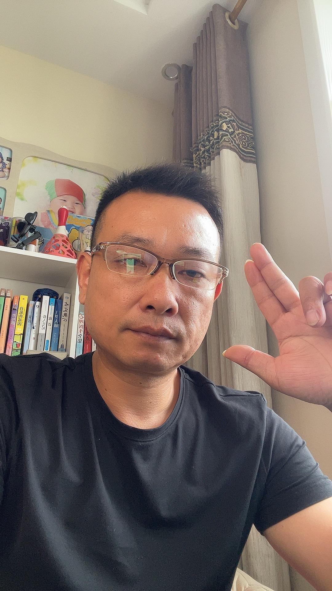 ps：上图是一个招米手势，勤做必所得。

一段感情的开始，是新的起点，绝不是终点