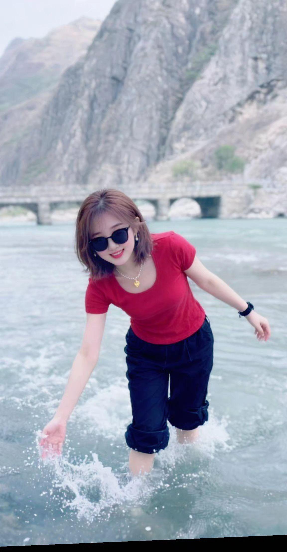 峡谷玩水 春天 峡谷风景