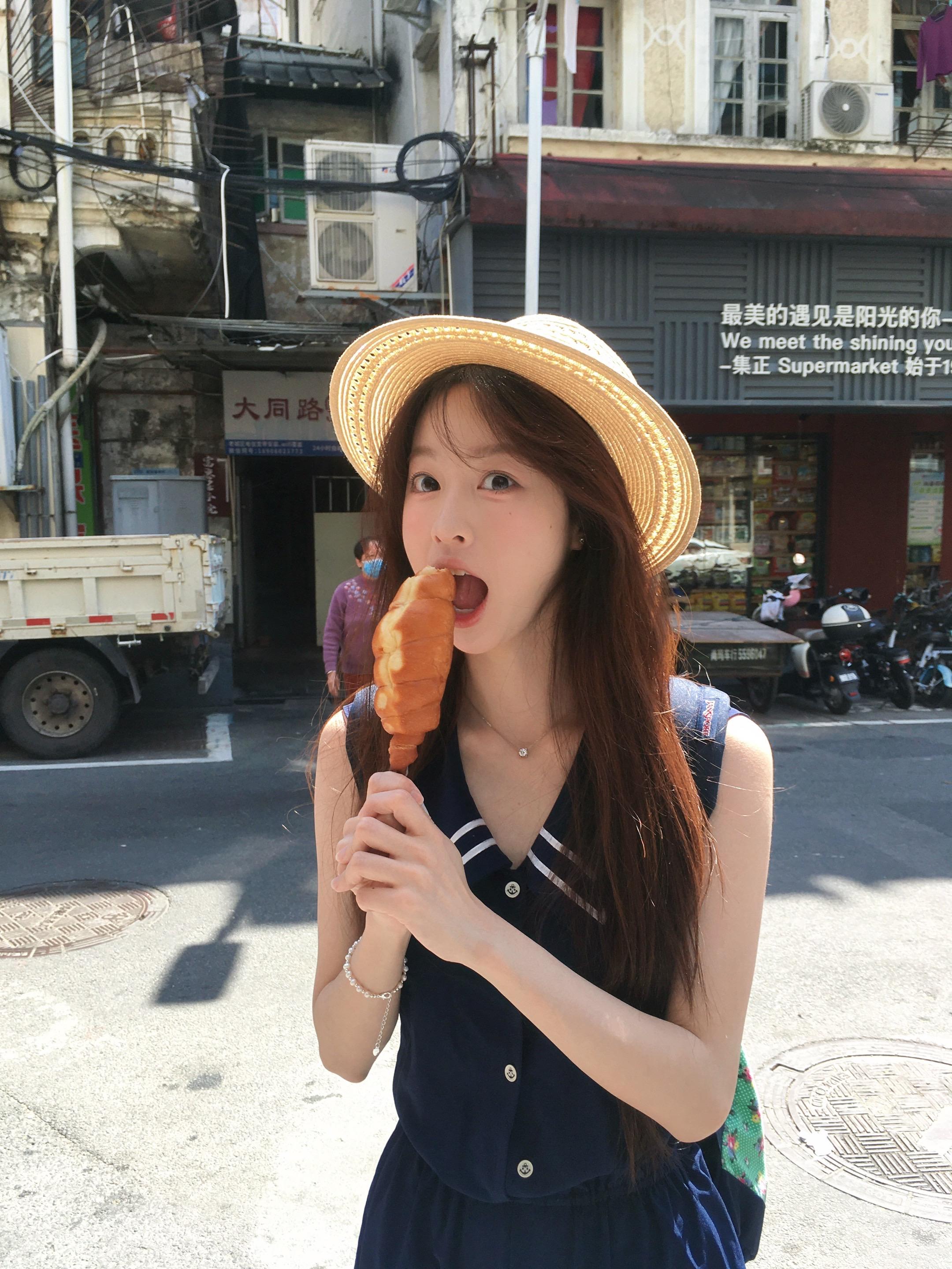 看不见你的笑要我怎么睡得着