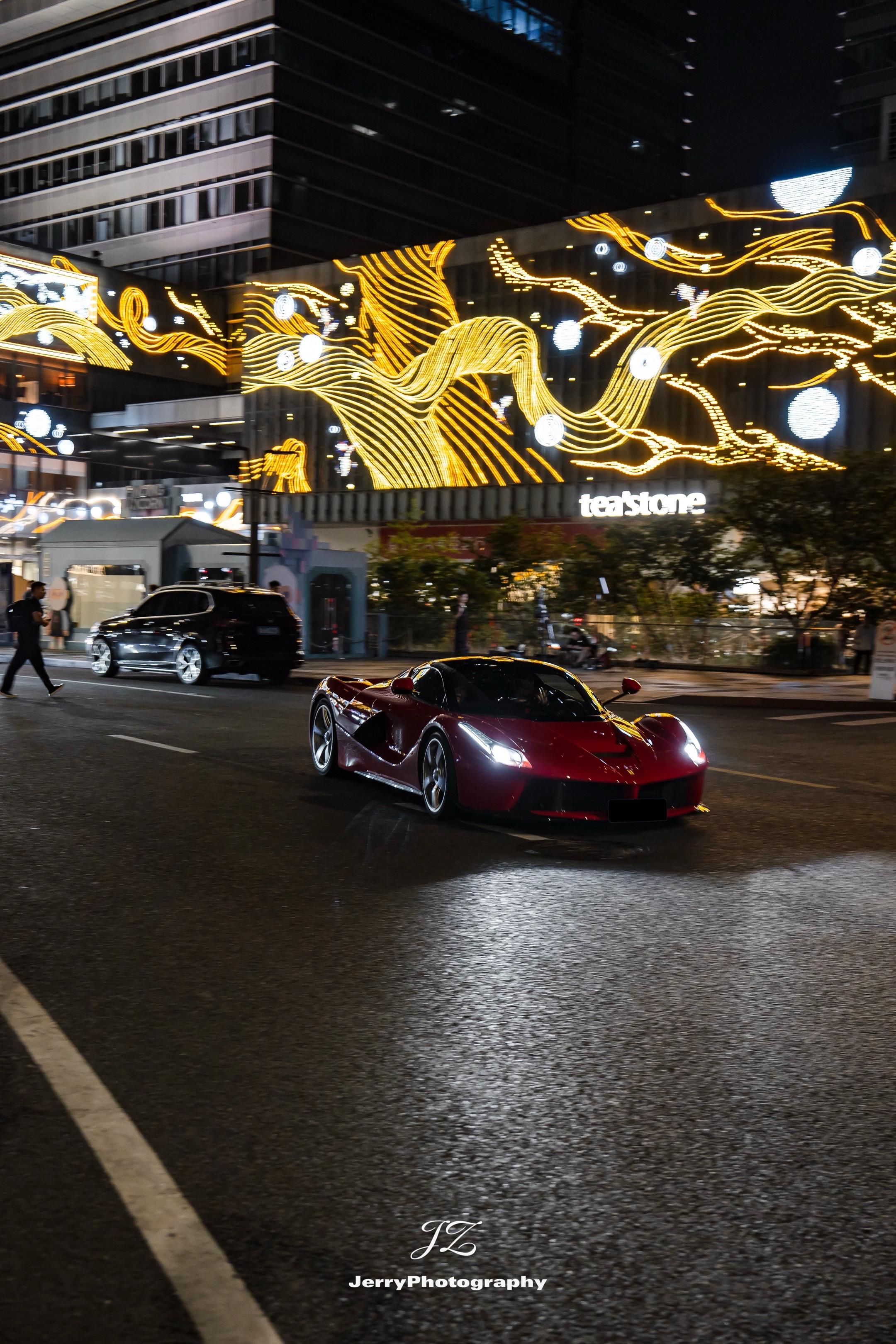 LaFerrari.深夜的V12！