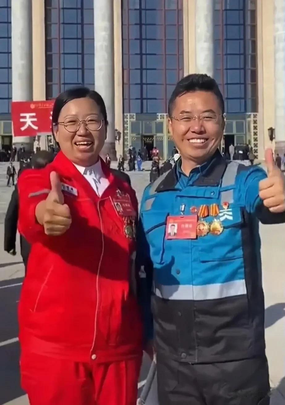 十八大工会召开，很多人吐槽男代表西装革履，女代表妆容精致，很少有基层工人参会，真