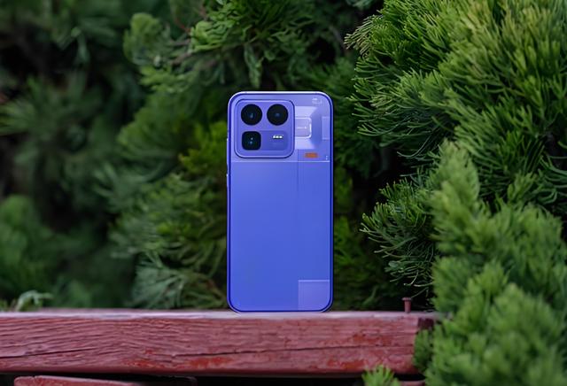 中端机杀出个“旗舰刺客”
realme Neo8这手机，真不是给非iPhone 