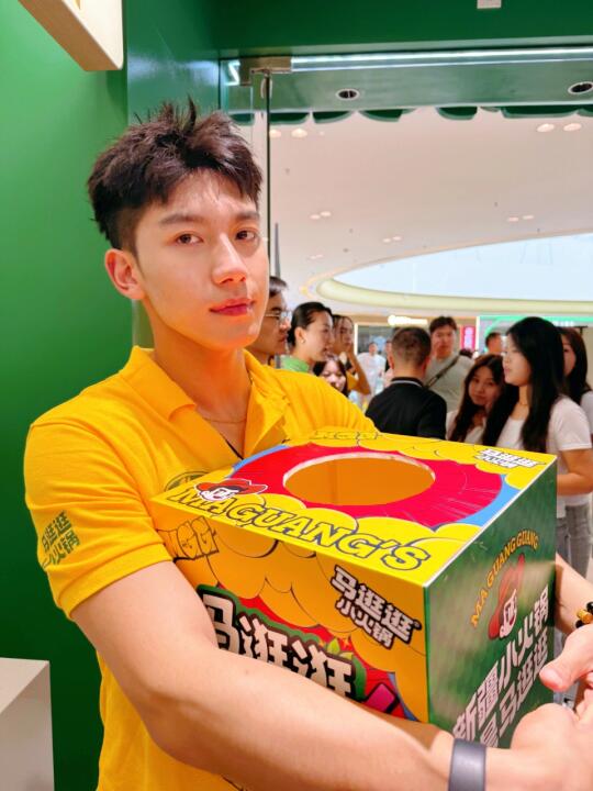 新开的小火锅！在马逛逛被「帅哥店长」帅到！