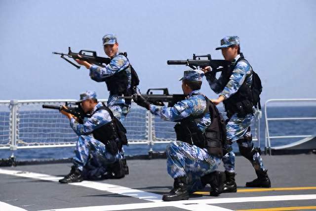 解放军上强度了！连续47天，划定范围禁船，黄海开展实弹射击演训