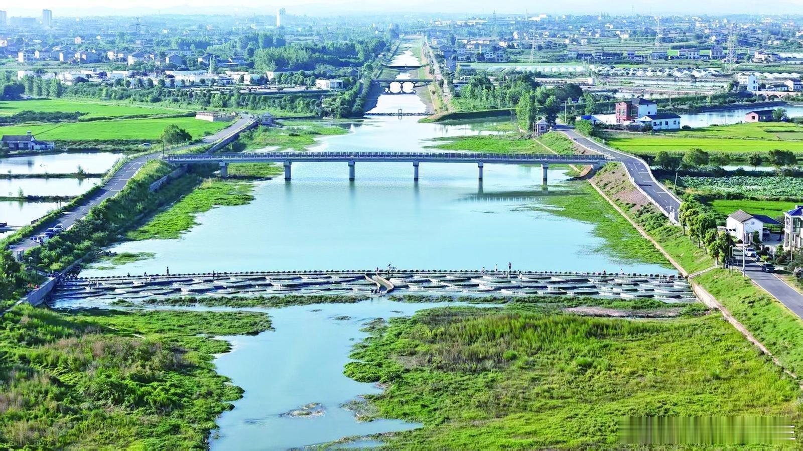 519中国旅游日相约游湖北 5月的玛瑙河畔，水清岸绿，白鹭成群。这条蜿蜒的“玉带