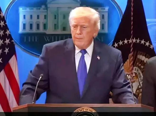 特朗普抨击美国最高法院“违宪”

CNN报道，美国总统特朗普2月20日召开临时记