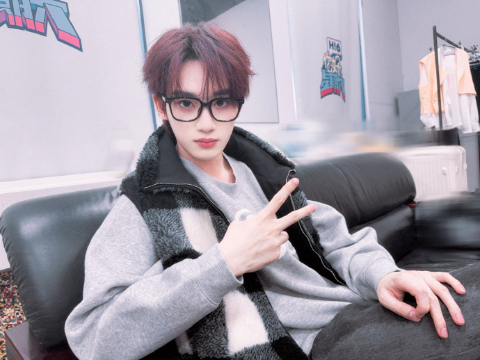 丁程鑫👓cool boy 