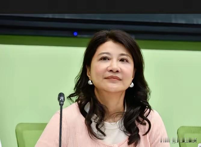 针对蓝白阵营联名要求删除“台独党纲”的呼声，5月19日，民进党发言人林楚茵公然出