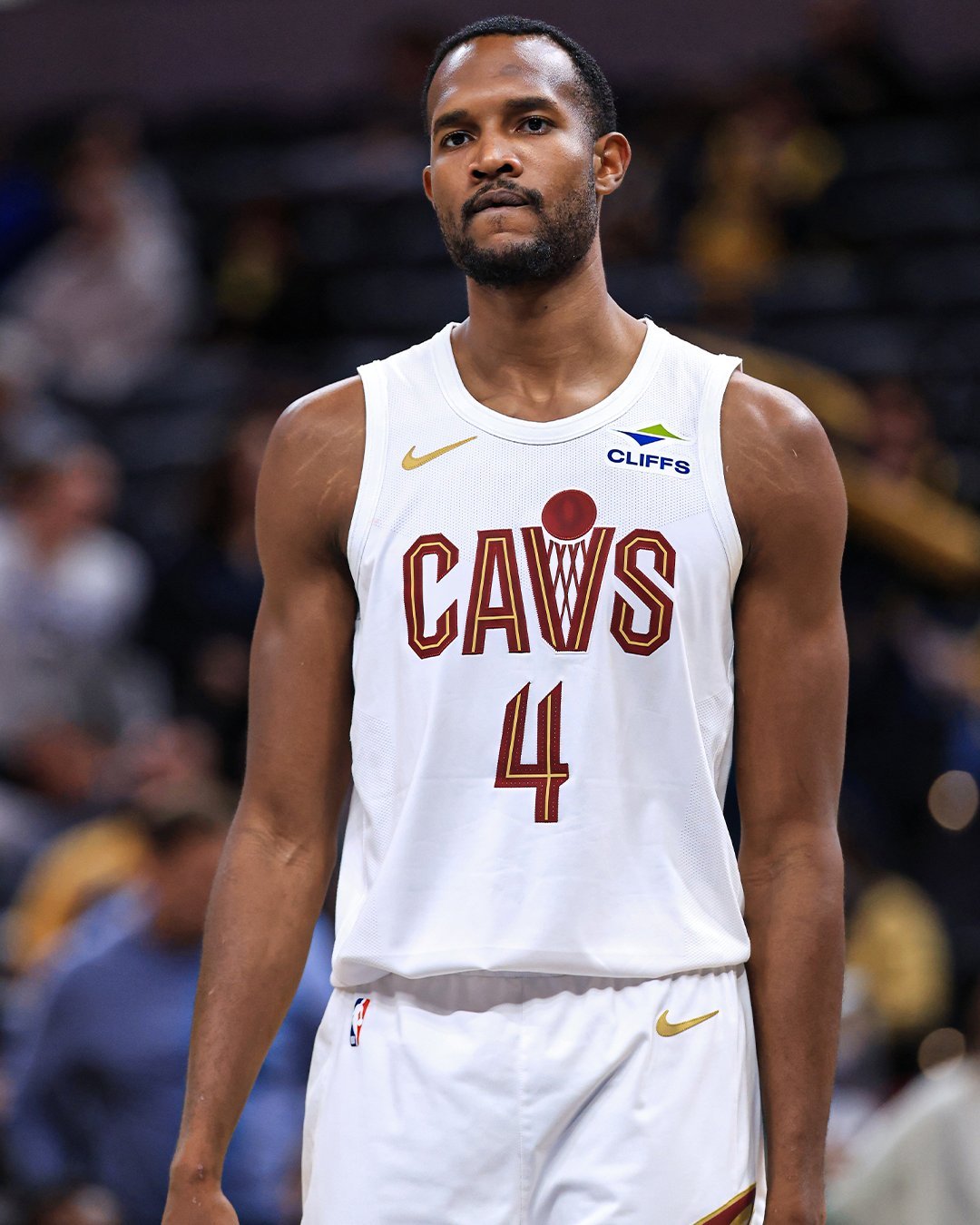 本赛季迄今为止表现令人失望的克利夫兰骑士队再遭打击，球队官方宣布主力内线埃文·莫