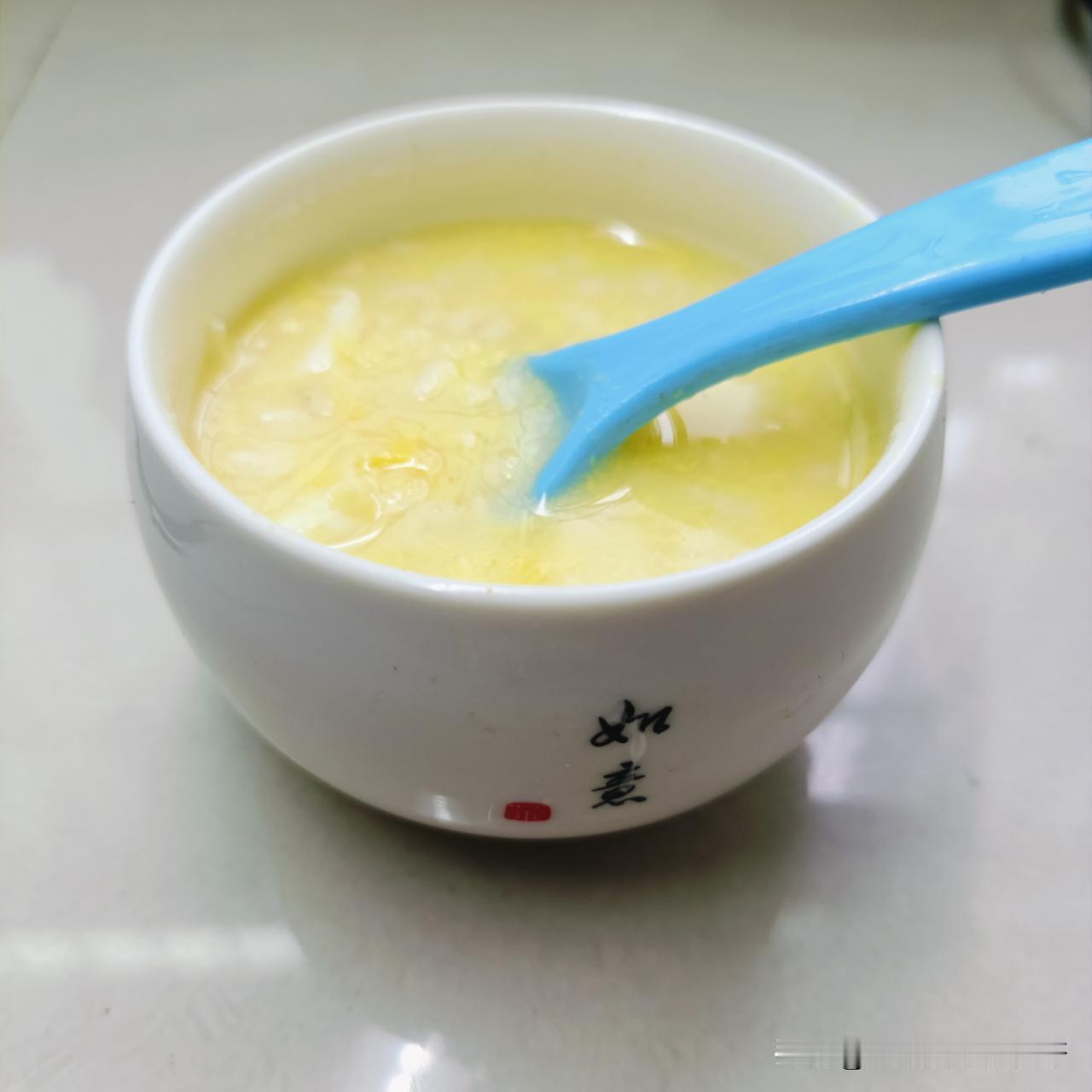 今天2月23日
年初七
早上做了一份简单的早餐
甜酒泡鸡蛋
加了点鹿茸粉
听说女