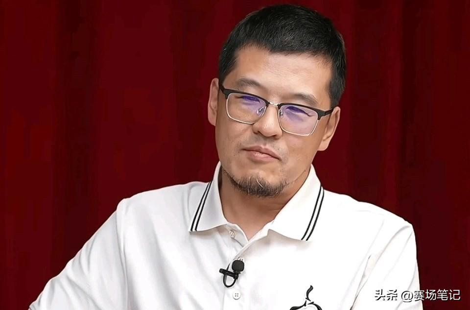 知名评论员杨毅￼在自己的电台节目中谈到了中国篮球国家队的问题。他认为：“目前国家