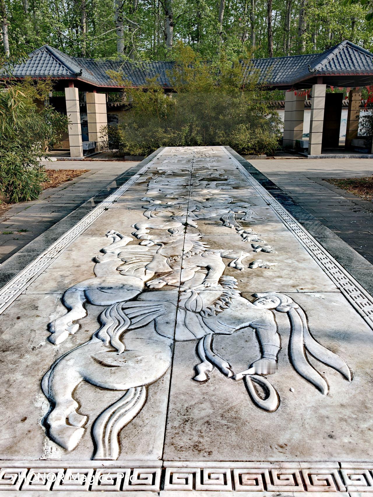 朝阳区马家湾湿地公园简直是都市里的宝藏之地。11月1日前后，这里迎来最美时刻，彩