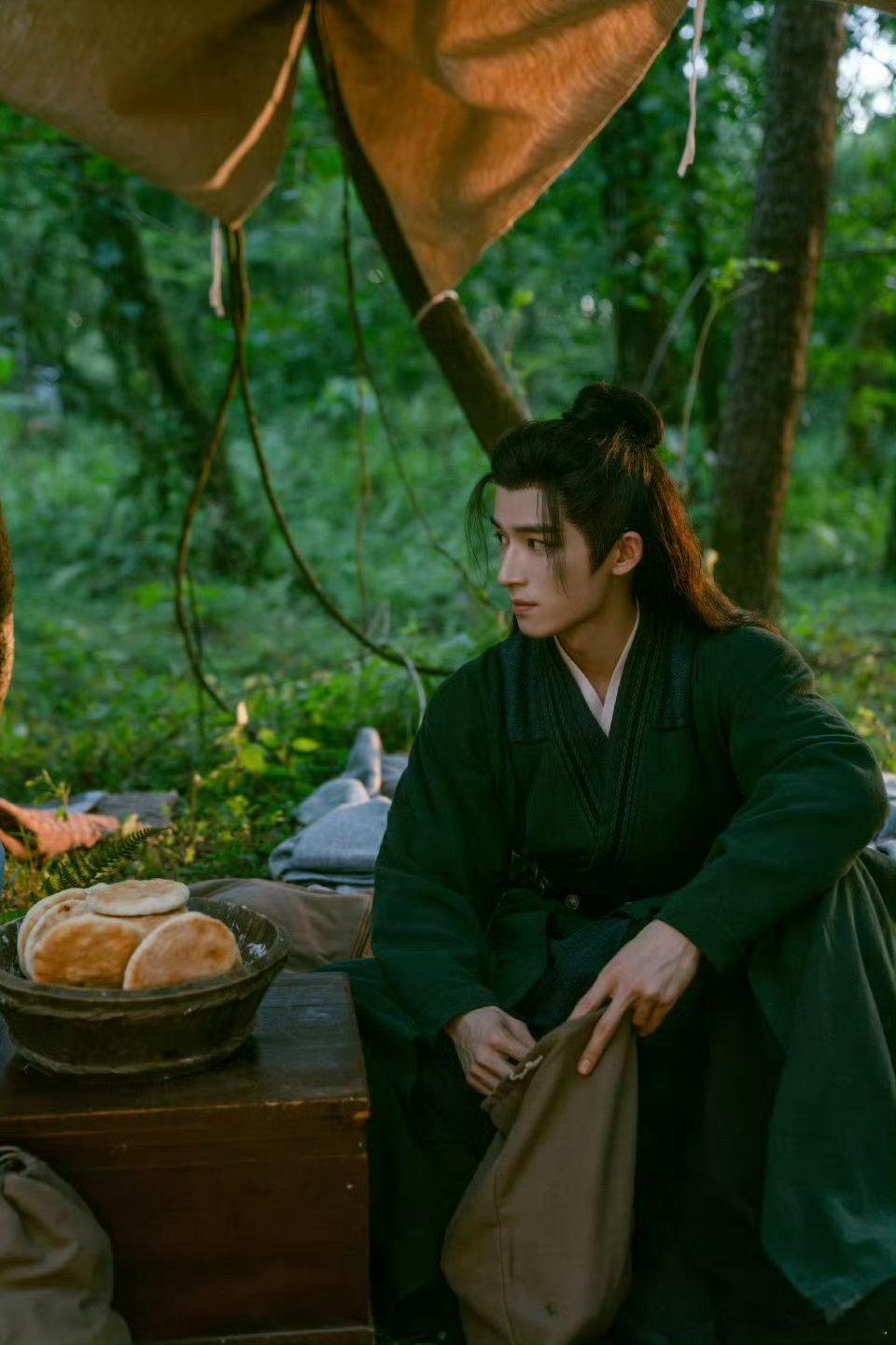 一场恋爱戏让王星越高兴一晚上 王星越说演萧北冥很压抑，所以恋爱戏的轻松让他格外开
