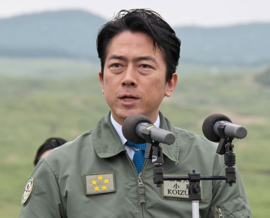 日本防卫大臣小泉进次郎近日以法国扩充核武库为由，声称日本“已无法回避核问题”。虽