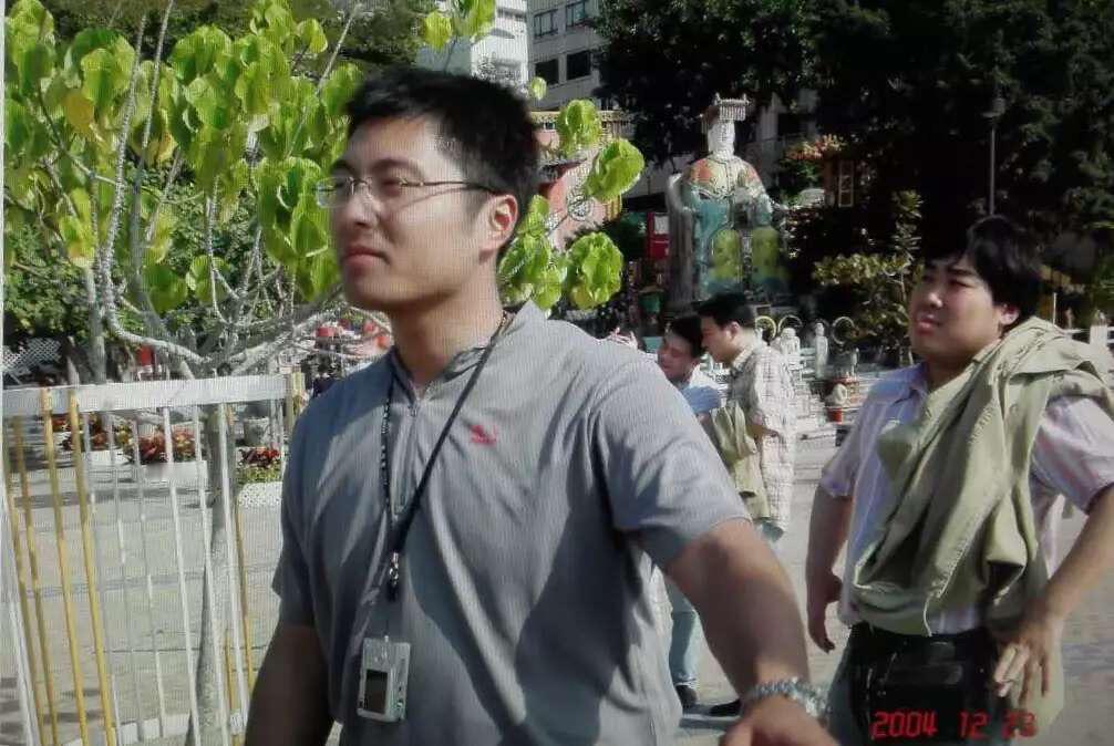 2004年，我26岁，那时候的我怎会想到现在46岁的我活成了一个黑胖子