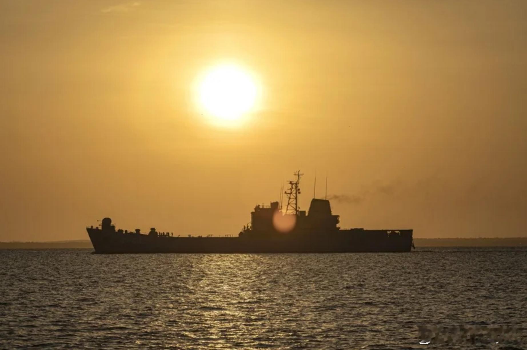 【委内瑞拉派海军护航油轮 美国暂未采取军事行动】海外新鲜事 在特朗普政府16日下