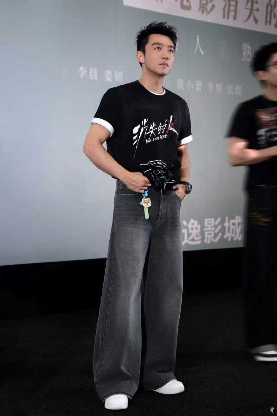 郑恺挑战全天说粤语 沉浸式围观郑恺粤语学习日常，路演一整天坚持方言输出，慢慢找到