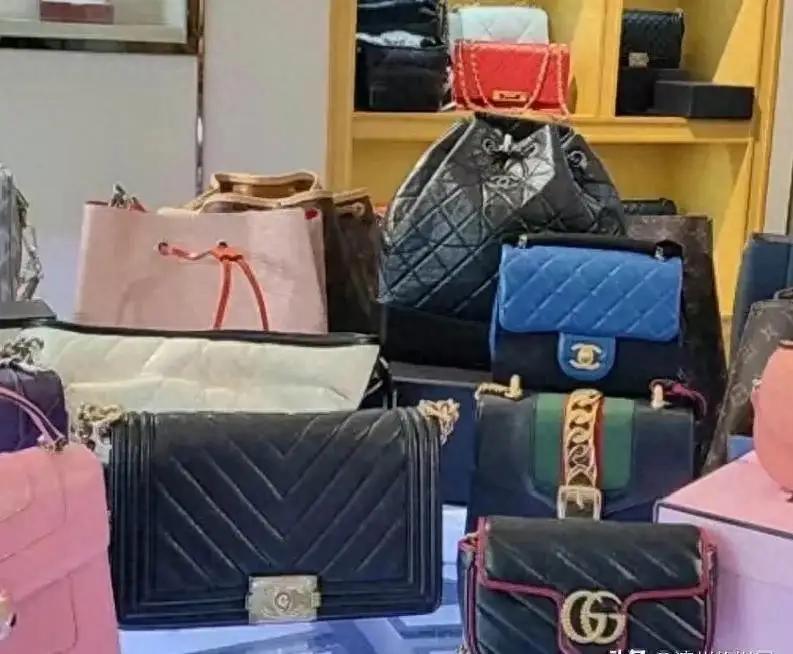 未成年随意处置家庭物品的思考？

春节刚过，2月23日，长沙一个15岁女孩悄悄把