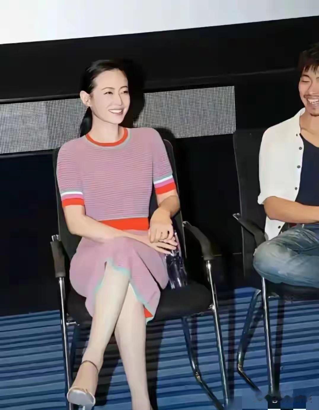 谁的青春回忆又被唤醒了！她可是当年家喻户晓的国民女神。
 
纵使时光匆匆流逝，优