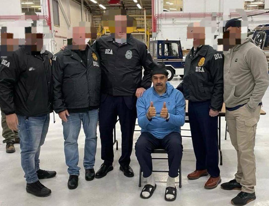 【马杜罗穿着拖鞋和家居服，被送往布鲁克林审前拘留中心——他祝大家晚安，新年快乐。