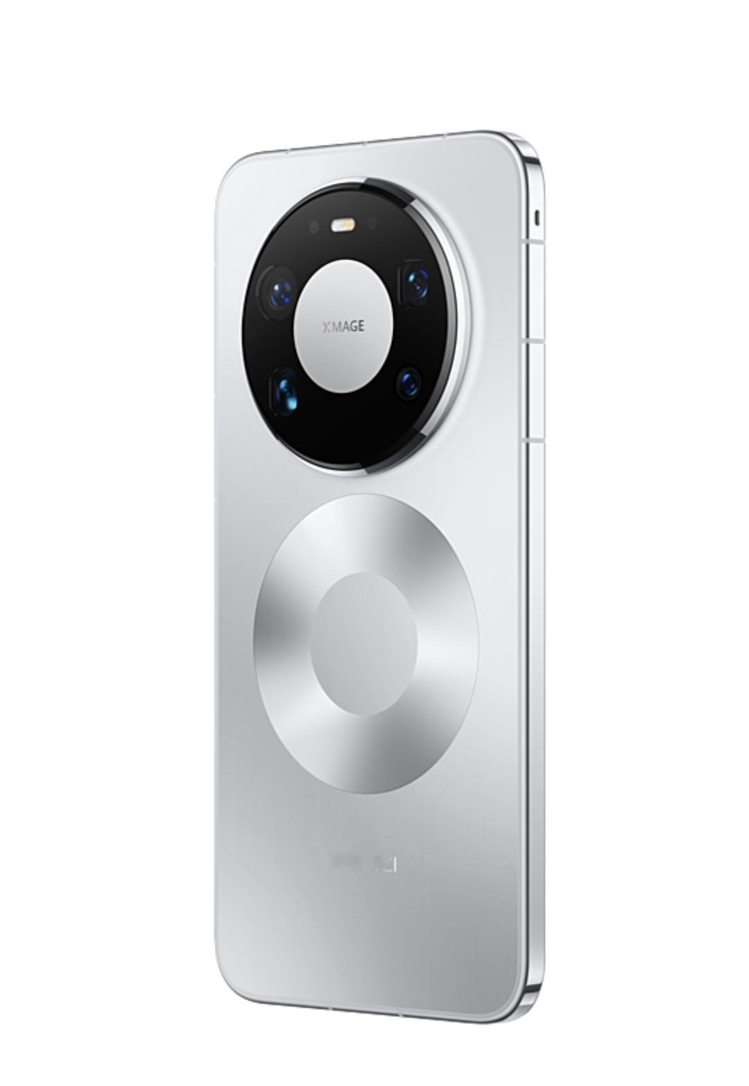 现在很好奇机身左侧上面的这个孔是干嘛的，而且只有Mate80 Pro Max以及