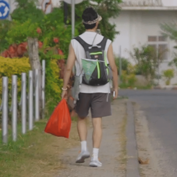 吴磊  铁打的吴磊铁打的小书包骑友偶遇吴磊海南骑行