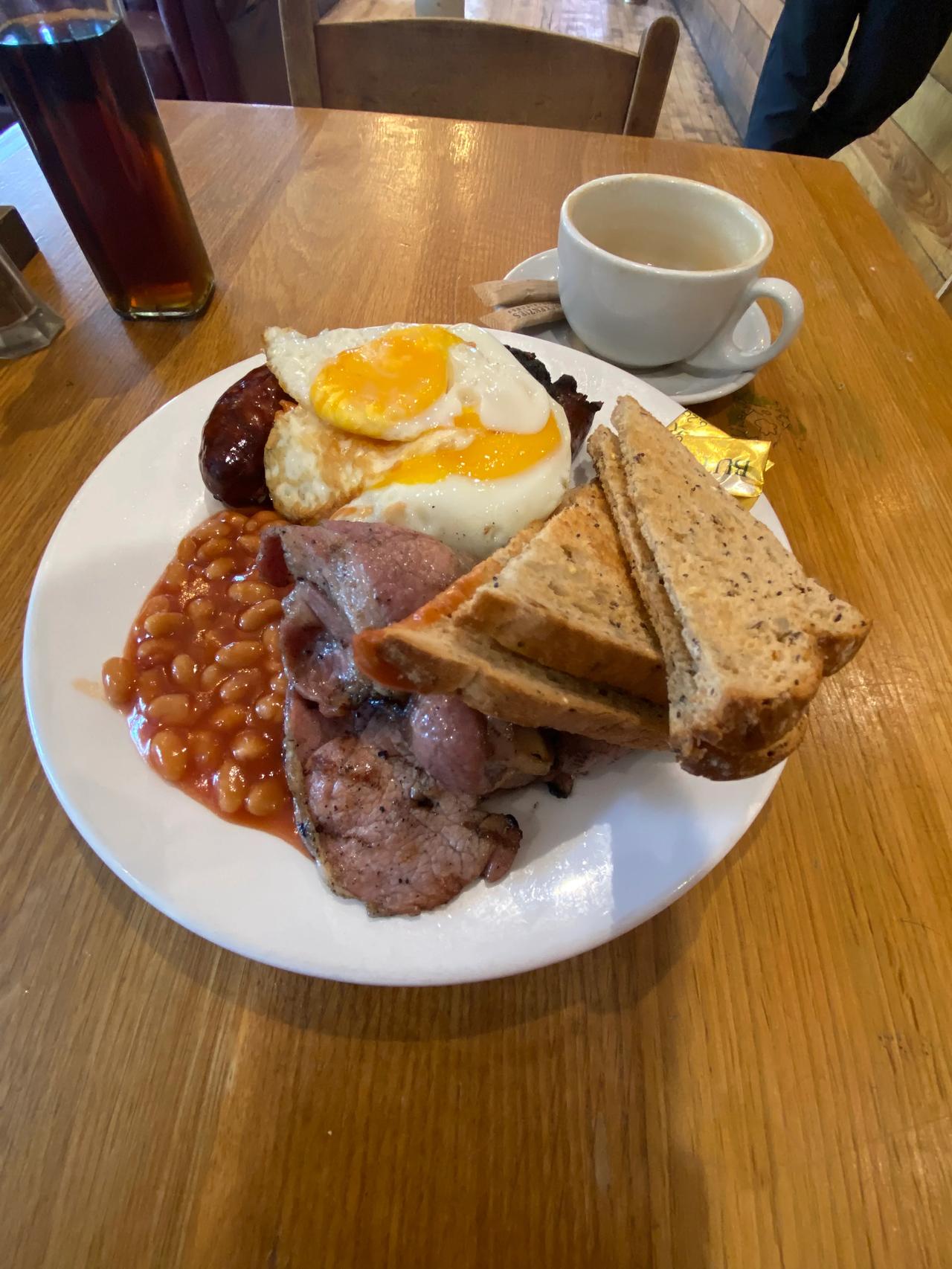 一共 16 英镑，贵吗？