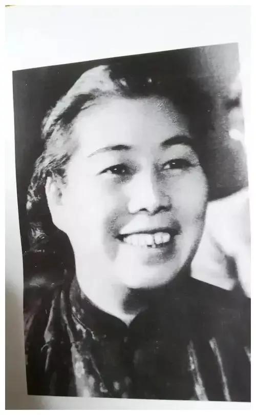 1968年3月3日 鲁迅夫人许广平逝世
我的宝藏兴趣

鲁迅夫人许广平是中国现代