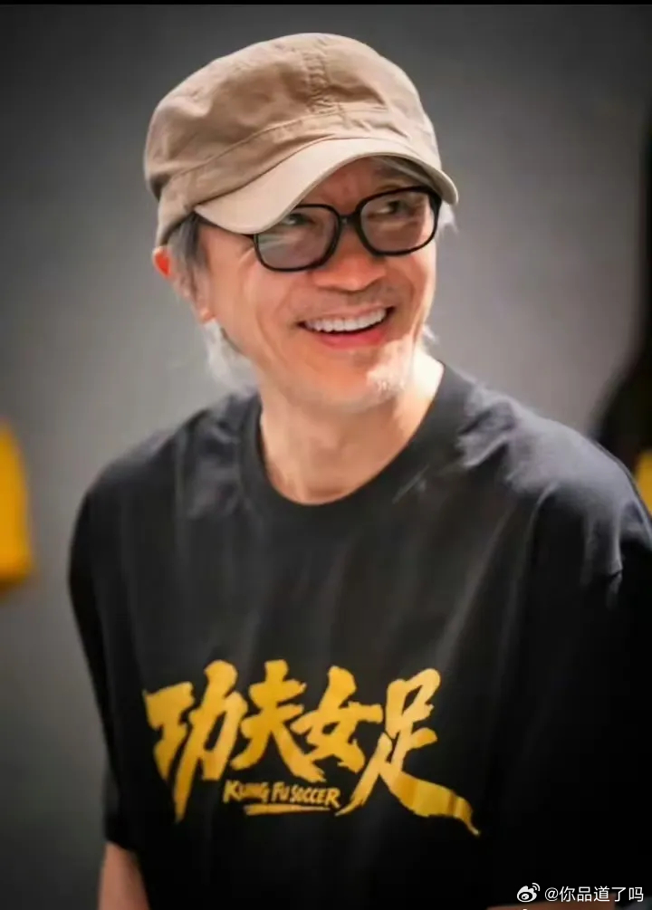 今年暑期档两大喜剧代表，很多人在讨论沈腾的《欢迎来龙餐馆》，能不能超过周星驰的《