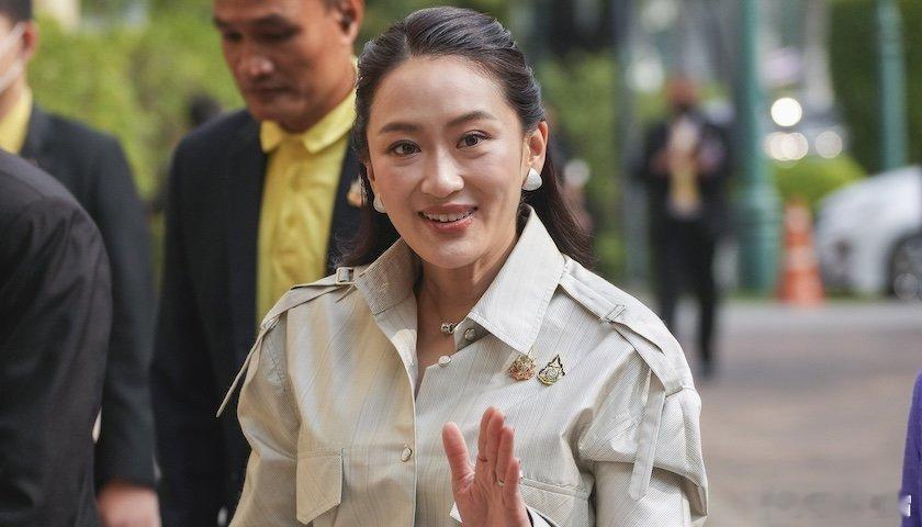 这五点细节透露了佩通坦肯定会超过她姑姑英拉：第一、讲话时，没有任何稿子，没有任何