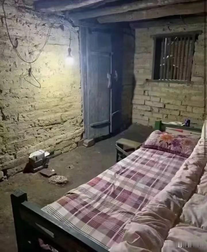 今儿早上，花407元，买了四瓶汾酒，和一条天子，去看望好朋友父亲，见面那一刻令我